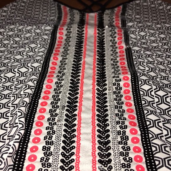 Express Sequin Tank - Picture 4 of 6